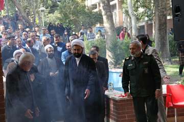 مراسم رونمایی از یادمان شهدای گمنام